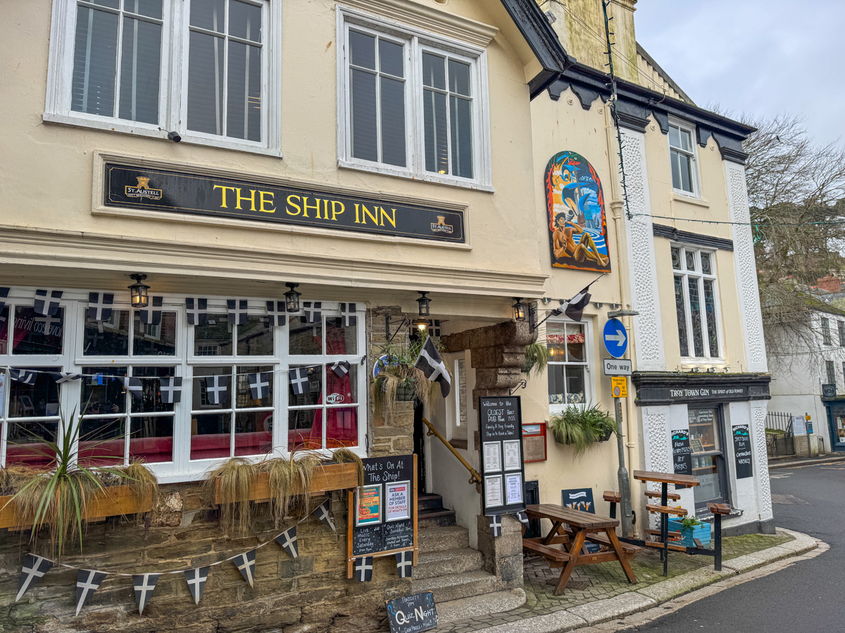 Fowey Pub